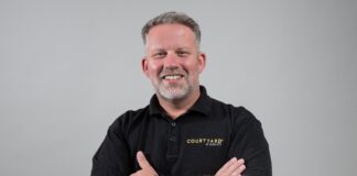 Hotelero ku eksperensia internashonal Ernst van Zutphen ta General Manager di Courtyard Curaçao