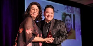 Pioneronan den turismo di Aruba ta briya durante Smart Women in Meetings Awards 2024 na Las Vegas, Nevada