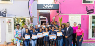 22 studiante a eksperensiá industria di Turismo