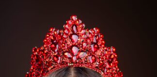 Marina de Vreugd Miss Teen Universal Curaçao 2025 ku su proyekto:“Courageous Smiles”