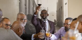 Promé Minister Pisas orguyoso ku éksito den ehekushon di e Pakete di Pais