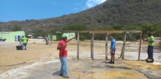 Ministerio di GMN ta sòru pa limpiesa, ducha, bakinan di shushi i pòrta pòti na playa di Sta. Cruz