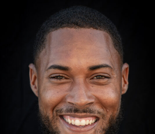 Entre su galiñanan Xavier Janga ta relahá kompletamente.