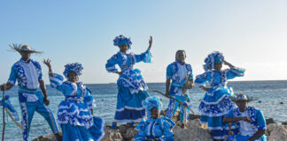 Hechuchu a presentá “Awa ku para ketu ta bomba”