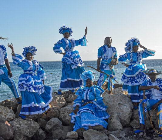 Hechuchu a presentá “Awa ku para ketu ta bomba”