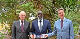 Promé Minister Pisas a reuní ku presidentenan di ‘Eerste Kamer’ i ‘Tweede Kamer’ di Hulanda