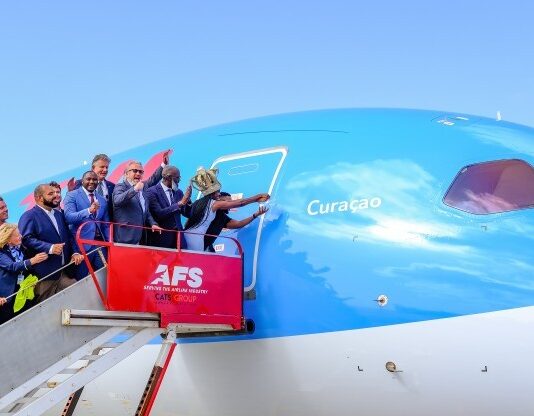 TUI Fly ta selebrá 20 aña Curaçao-Amsterdam ku boutismo spesial di avion