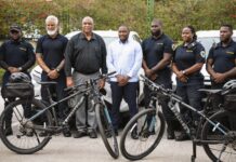 Politur ta risibí 6 vehíkulo nobo