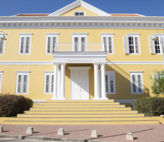 Kranshi ta habrí e djasabranan di yüni pa inskripshon